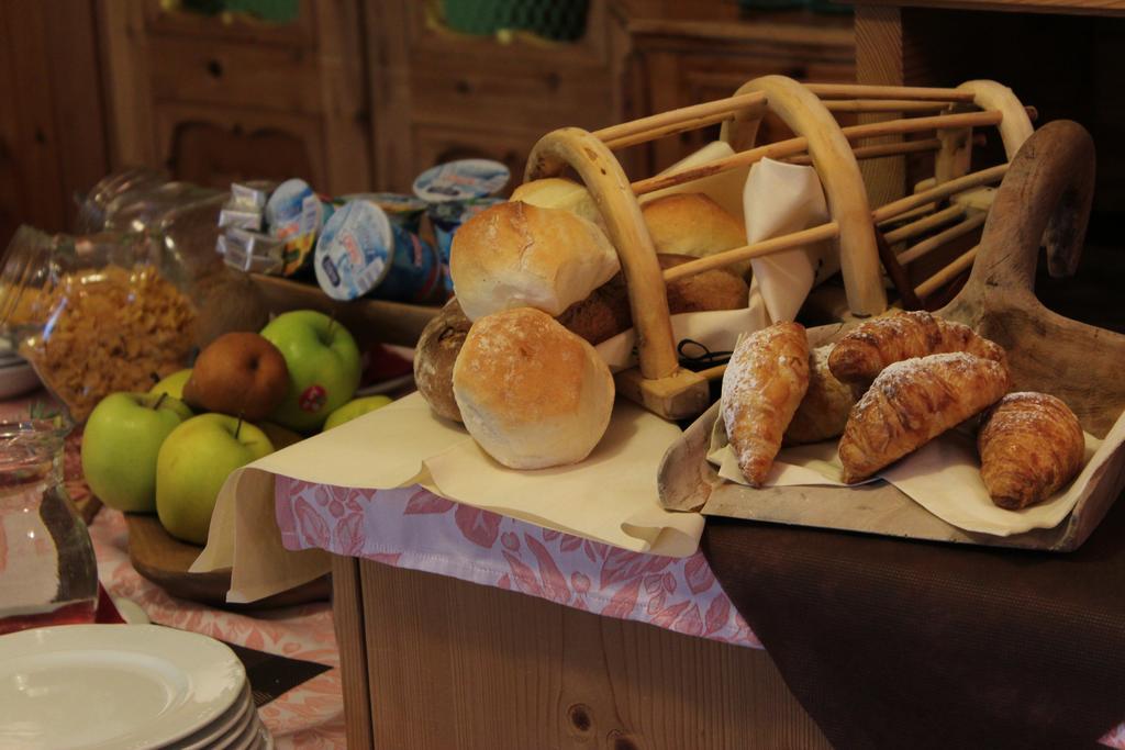 Albergo Bucaneve Campodolcino Luaran gambar